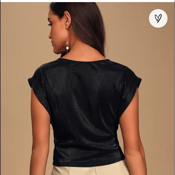 Sold 😀Lulu’s Wrap blouse - Picture 2 of 13